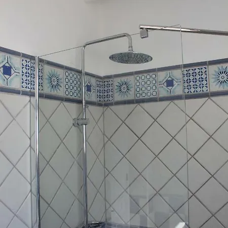 La Casita Gris